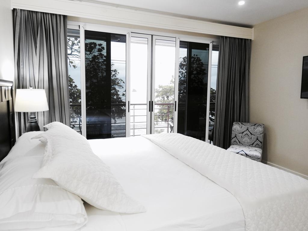 The Elephant Castle Beach Front Penthouse Manuel Antonio Exteriör bild